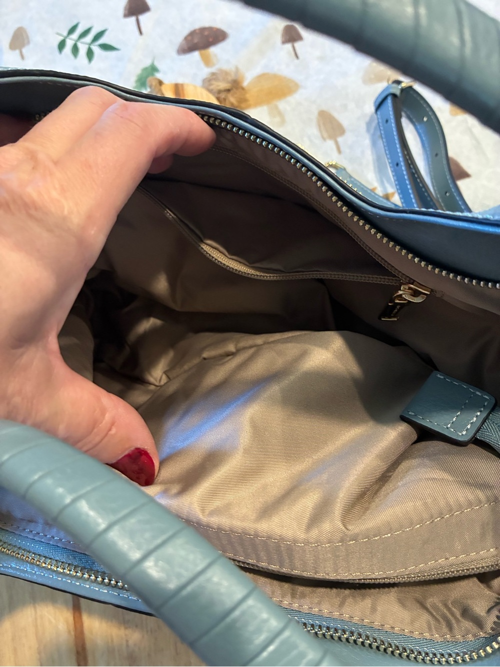 Bostanten Powder Blue Pebbled Leather Hobo Shoulder Bag - Picture 6 of 7